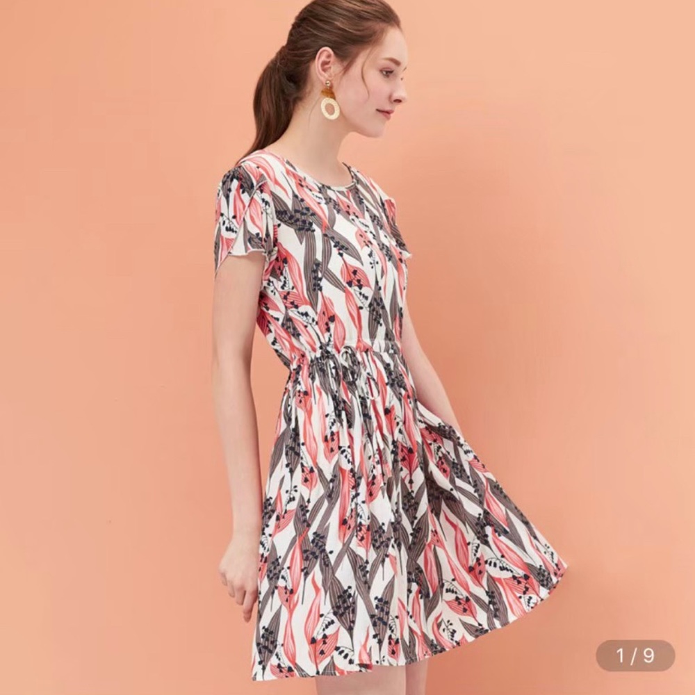 Size M dress